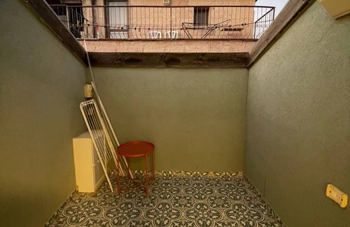 Jerusalem City Centre Apartment | Charming 3-bedroom Duplex in Nachlaot Jerusalem