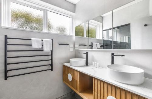Glen Iris House | Charming 3-Bedroom Escape in Glen Iris