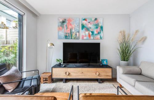Glen Iris House | Charming 3-Bedroom Escape in Glen Iris