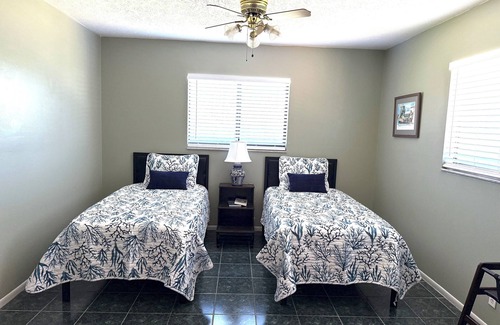 Englewood Other | Charming 3-bedroom farmhouse on 5 acres with in enchanting Englewood, FL.