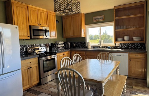 Astoria House | Charming 3-bedroom farmhouse in Astoria