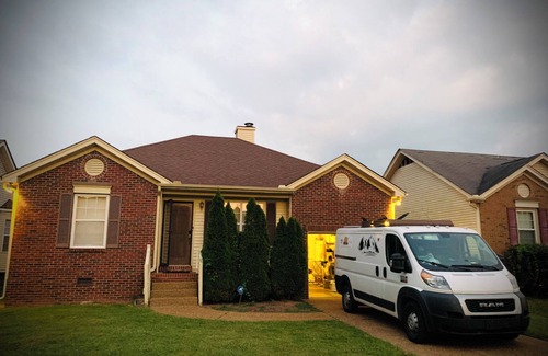 River Trace House | Charming 3-bedroom furnished house in terrific Nashville:HUGE YARD!
