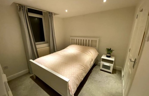 Cheltenham House | Charming 3 bedroom Home in the Heart of Cheltenham