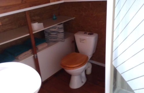 Bellegarde Boat Rental | Charming 3-bedroom house boat with AC, WiFi in beautiful Bellegarde