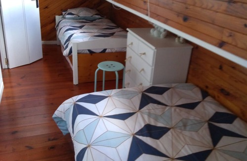 Bellegarde Boat Rental | Charming 3-bedroom house boat with AC, WiFi in beautiful Bellegarde