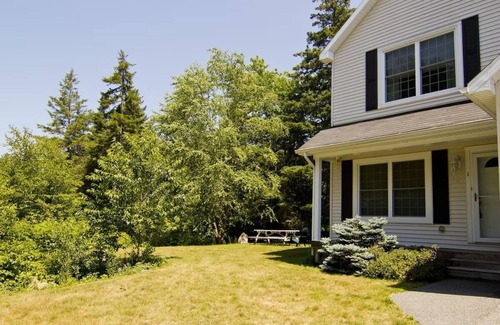 Salsbury Cove House | Charming 3-bedroom home with AC in Bar Harbor, only 5 minutes to Acadia.