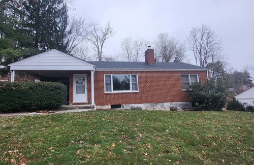 Grissom - Highland House | Charming 3-bedroom house in the heart of Blacksburg