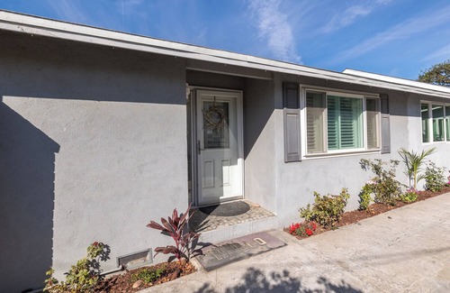 El Segundo House | Charming 3-bedroom house in pleasant El Segundo with AC, WiFi, in-unit W/D