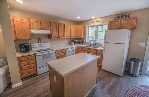 Kissimmee House | Charming 3-bedroom house with WiFi and AC in enjoyable Kissimmee