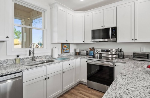 La Follette House | Charming 3-bedroom house with gorgeous lake views, on Norris Lake in Tennessee