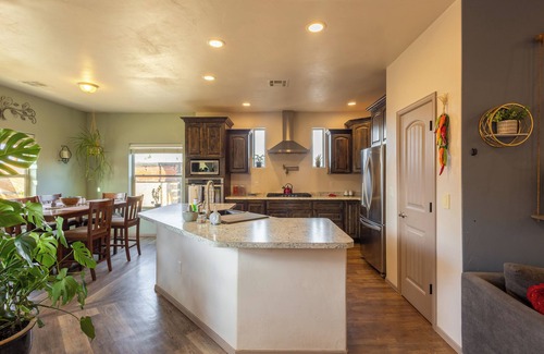 Las Cruces House | Charming 3-Bedroom Home in Las Cruces, I-70. AC, WiFi & Pond. Your Perfect Stay!
