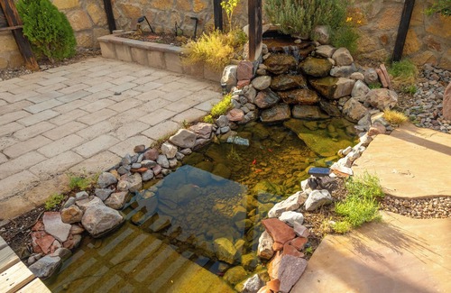 Las Cruces House | Charming 3-Bedroom Home in Las Cruces, I-70. AC, WiFi & Pond. Your Perfect Stay!