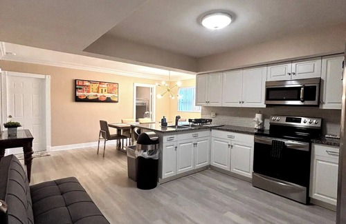 Lauderhill House | Charming 3-bedroom house with WiFi and AC in Lauderhill