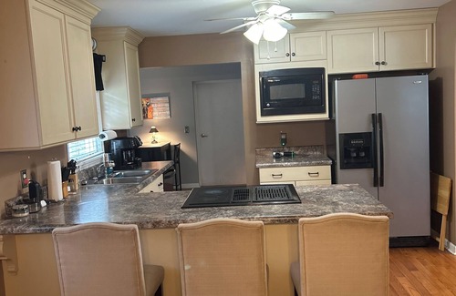 Tuscaloosa House | Charming 3-bedroom house with AC, WiFi in lovely Tuscaloosa-1 mile from campus