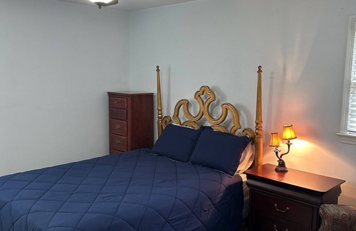 Tuscaloosa House | Charming 3-bedroom house with AC, WiFi in lovely Tuscaloosa-1 mile from campus