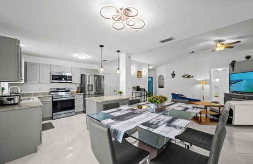 Trailer Estates House | Charming 3-bedroom house in Bradenton Had been remodeled almost everything new.