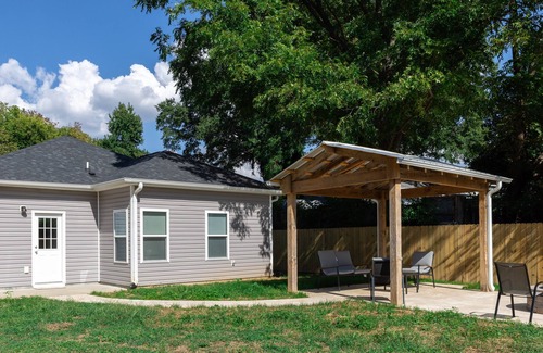 Paw Creek House | Charming 3-bedroom house in terrific Charlotte and close to Uptown