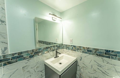 Dix Hills House | Charming 3-bedroom house in lovely Dix Hills with WiFi, AC