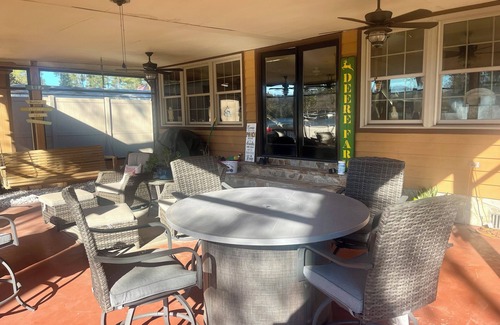 Folkston House | Charming 3-bedroom home that sits on the water of the St Mary’s River.