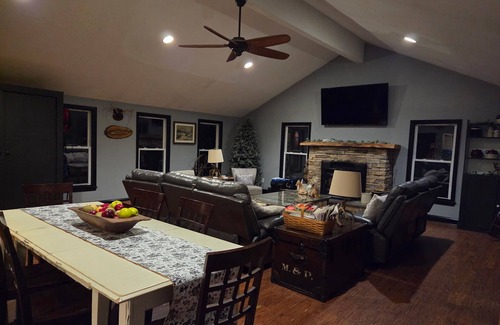 Mansfield House | Charming 3-bedroom house on a secluded 11 acres of wooded trails and riverfront.