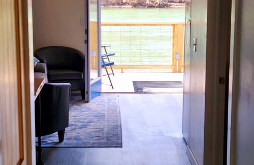 Meadow Bridge House | Charming 3 bedroom home on the New River