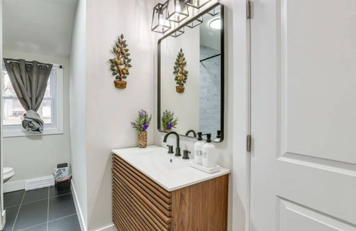 Lawnside House | Charming 3-bedroom Home near Philadelphia