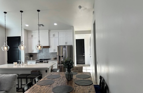 Mesa House | charming 3-bedroom home near sloan park/chicago cubs & light rail