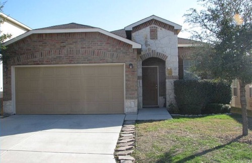 Boerne House | Charming 3-bedroom home with NEW furniture between Historic Boerne & San Antonio