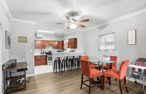 Groves House | Charming 3-Bedroom Home in Groves