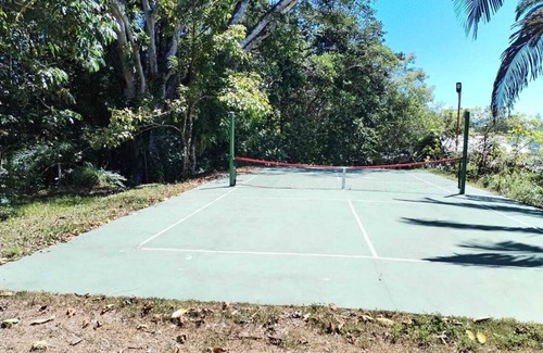 Canton Parrita House | Charming 3-bedroom house in Guapinol with WiFi and AC