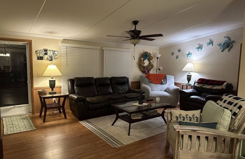 Morehead City House | Charming 3-bedroom house in Beaufort. Fisherman and Hunters paradise.