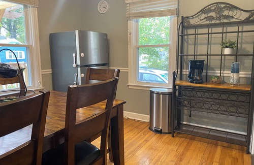 Columbia House | Charming 3-bedroom house with AC in Columbia