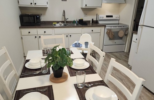 Columbus House | Charming 3-bedroom house in lovely Easton Area of Columbus with AC, WiFi