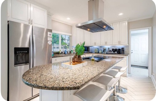 East Lake Morton House | Charming 3-bedroom house with WiFi, AC in enjoyable Lakeland