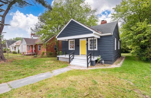 North Chesterfield House | Charming 3-bedroom house with WiFi and AC in welcoming Richmond