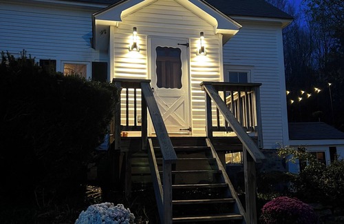 Stamford House | Charming 3-bedroom house with Mountain views and wifi