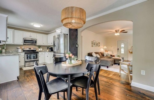 Pendleton King House | Charming 3-bedroom house with WiFi in welcoming Augusta
