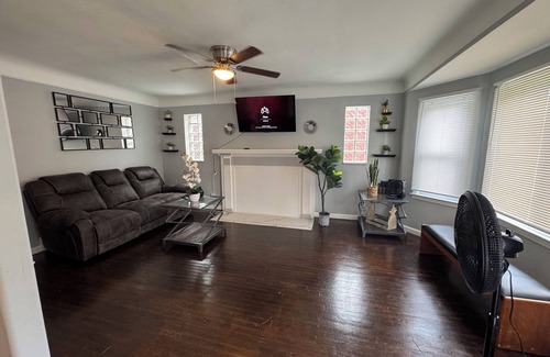Detroit House | Charming 3-bedroom house with AC and WiFi in phenomenal Detroit 420 friendly