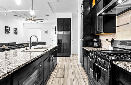 Biggs Field House | Charming 3-bedroom house in fantastic El Paso with AC, WiFi