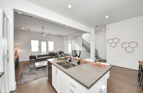 East Downtown Houston House | Charming 3-bedroom house with fitness equipment in brilliant Houston