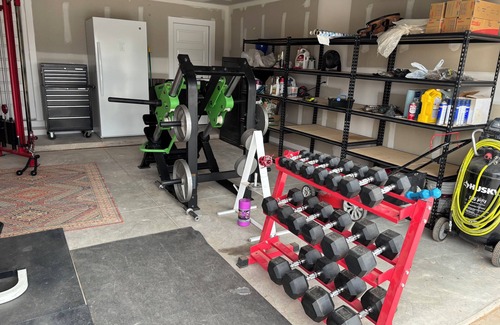 Midland House | Charming 3-bedroom house with WiFi, AC in delightful Midland with a full gym