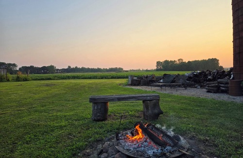 Oshkosh House | Charming 3-bedroom house on a farmette with AC and WiFi in delightful Oshkosh.
