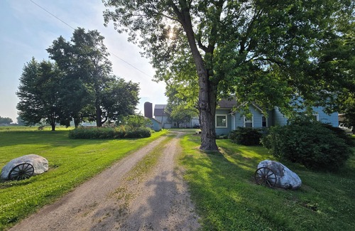 Oshkosh House | Charming 3-bedroom house on a farmette with AC and WiFi in delightful Oshkosh.
