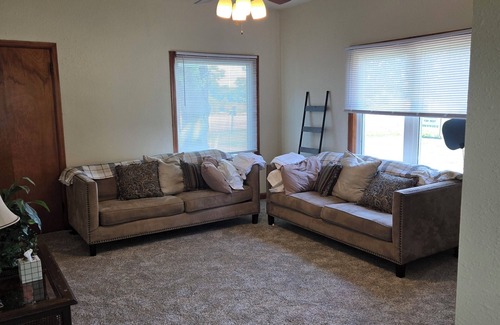 Oshkosh House | Charming 3-bedroom house on a farmette with AC and WiFi in delightful Oshkosh.