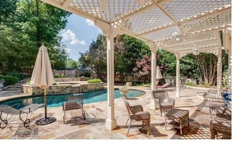 Suwanee House | Charming 3-bedroom house with in ground Pool, in Suwanee