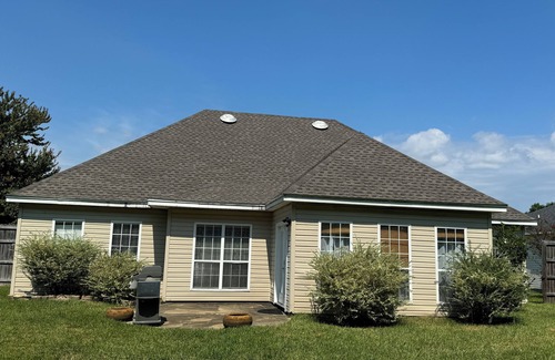 St. Martin House | Charming 3-bedroom house with EV Charger and FREE WiFi+ in Biloxi Ocean Springs