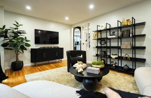 Egleston Square House | Charming 3-bedroom house in enchanting Boston with AC, WiFi
