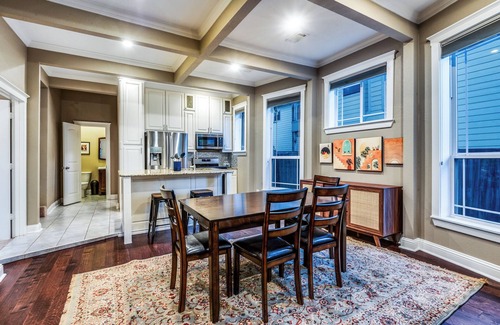 Kessler House | Charming 3-bedroom house with lovely outdoor space in the Bishop Arts district