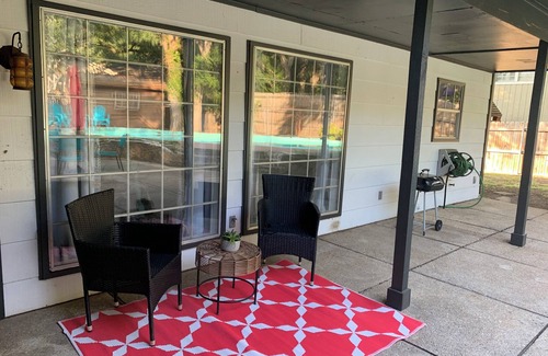 Denton House | Charming 3-bedroom house with pool in Denton