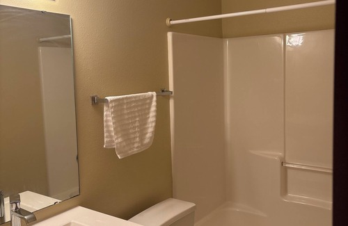 Fargo House | Charming 3-bedroom house with AC and WiFi in terrific Fargo